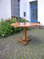 Biedermeier-Tisch um 1815